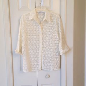 Blouse with flower design white